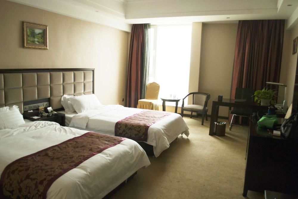 Weishi International Hotel Qingzhou Екстер'єр фото